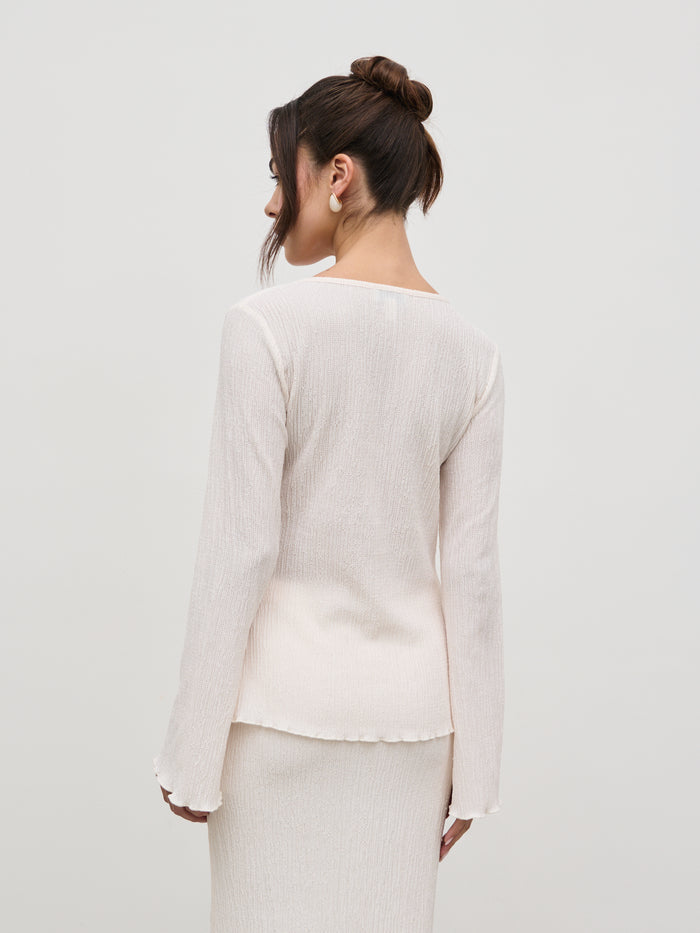 Elissa Is 5'8.5" & Wears Size UK 8|Evalina Crinkle Corsage Detail Top - Cream