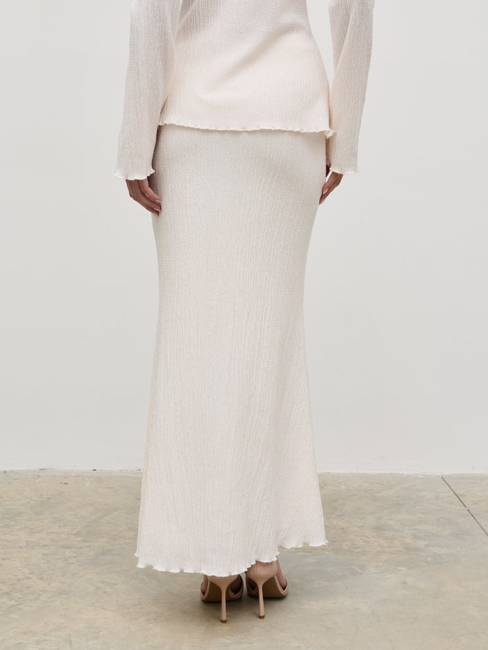 Elissa Is 5'8.5" & Wears Size UK 8|Evalina Crinkle Maxi Skirt - Cream