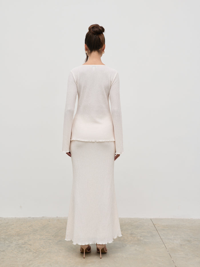 Elissa Is 5'8.5" & Wears Size UK 8|Evalina Crinkle Maxi Skirt - Cream
