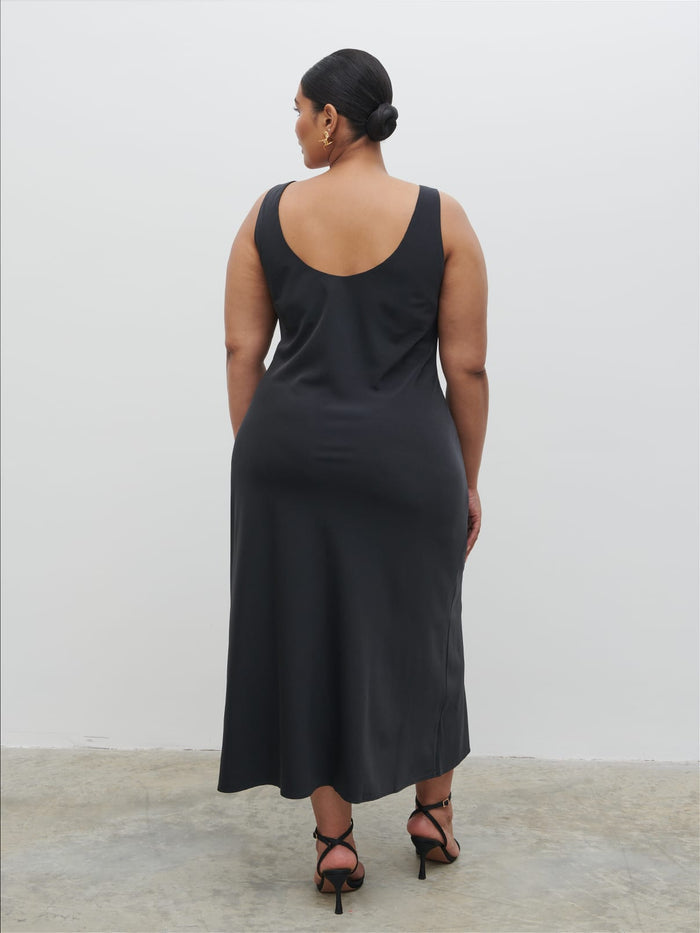 Souki Is 5'8" & Wears Size UK 18|Evelyn Satin Slip Midaxi Dress Curve - Black