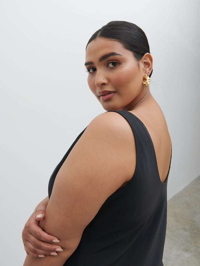 Souki Is 5'8" & Wears Size UK 18|Evelyn Satin Slip Midaxi Dress Curve - Black