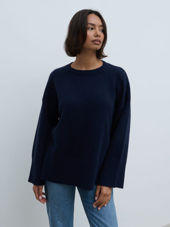 Nayha Is 5'9.5" & Wears Size UK S|Finnity Slouchy Crew Neck Knit Jumper - Navy