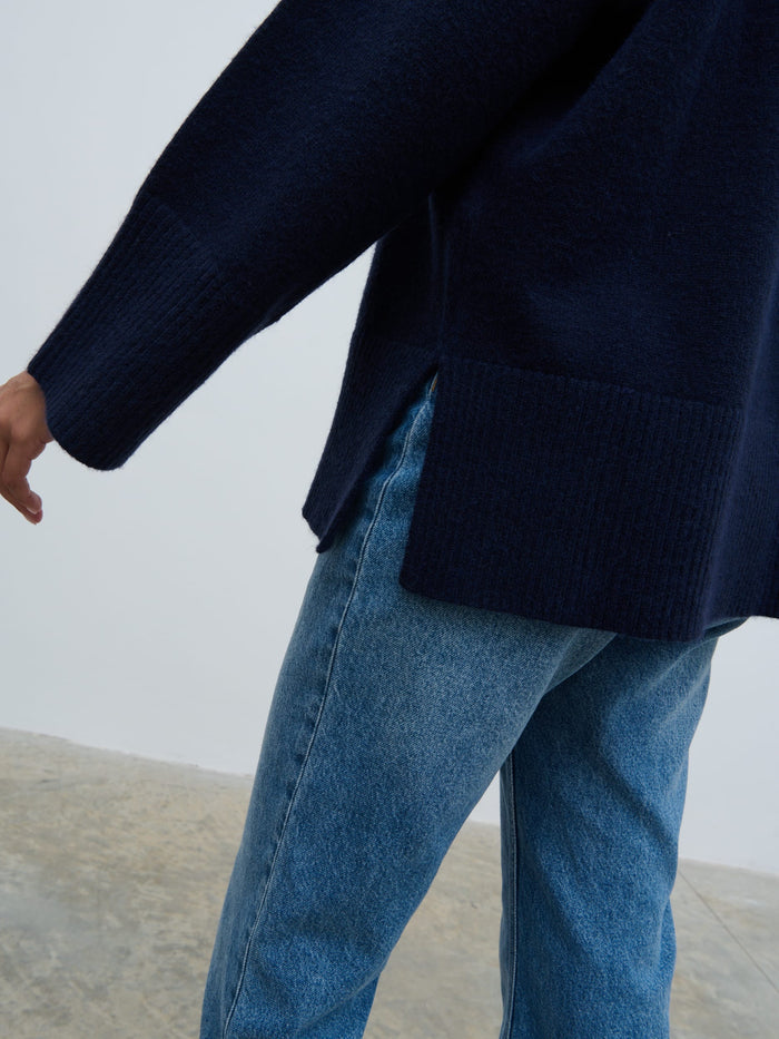 Nayha Is 5'9.5" & Wears Size UK S|Finnity Slouchy Crew Neck Knit Jumper - Navy