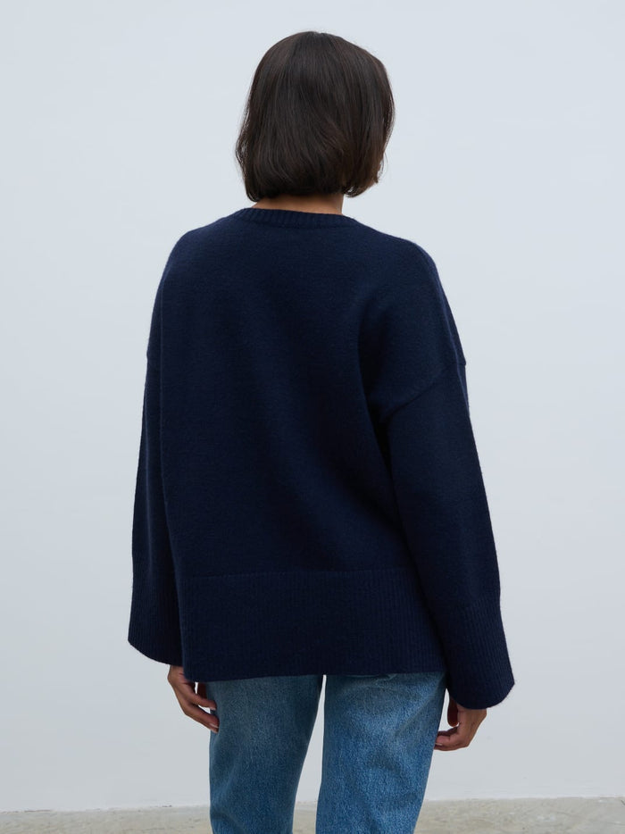 Nayha Is 5'9.5" & Wears Size UK S|Finnity Slouchy Crew Neck Knit Jumper - Navy