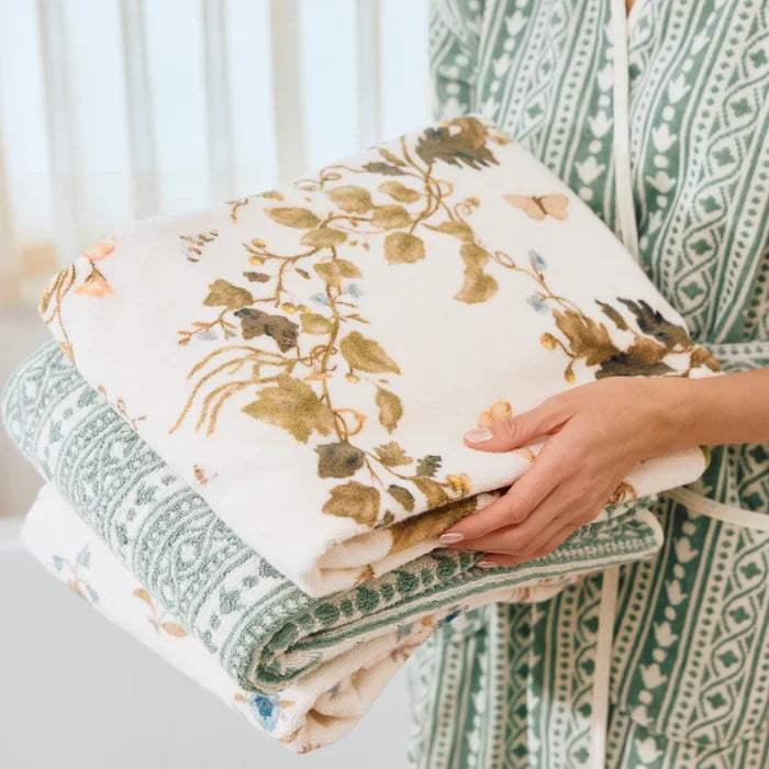 Floral Scallop Bath Towel | Leah O’Connell Vivian Magnolia