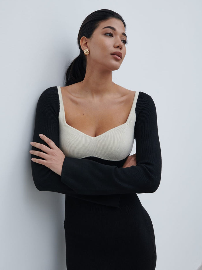 Bianca Is 5'9" & Wears Size UK XS|Freya Contrast Knit Maxi Dress - Black and Cream