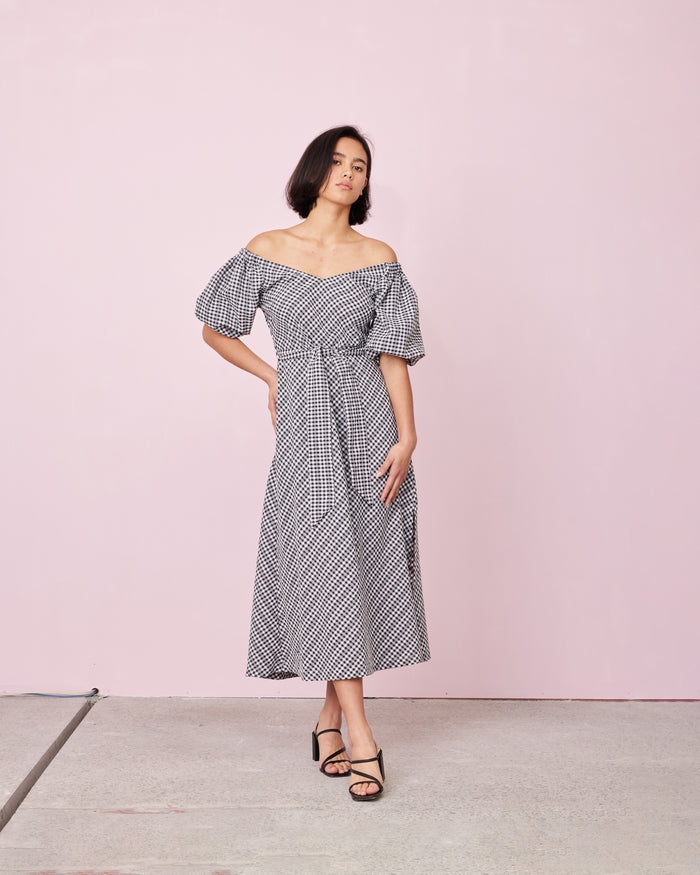 GEN GINGHAM MIDI DRESS BLACK LADDER GINGHAM