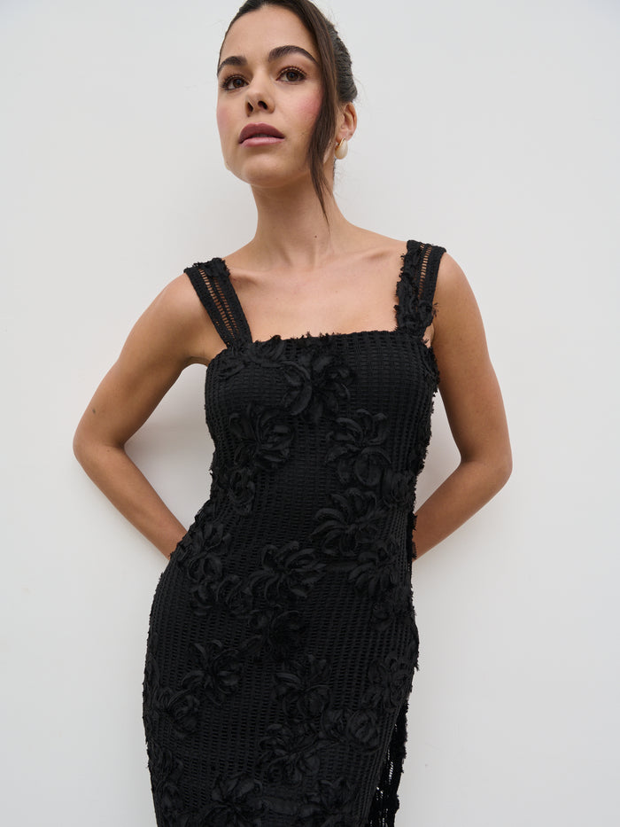 Elissa Is 5'8.5" & Wears Size UK 8|Gigou Crochet Floral Maxi Dress - Black