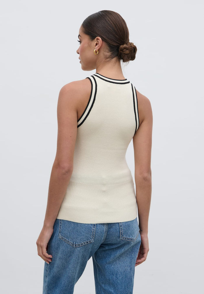 Elissa Is 5'8.5" & Wears Size UK S|Gina Contrast Knit Top - Black and Cream