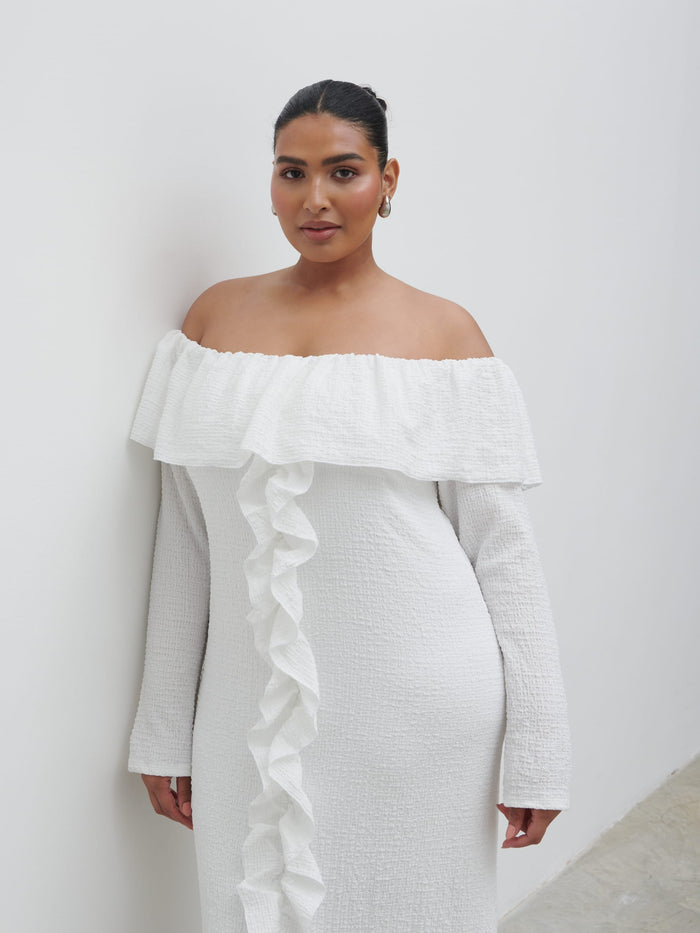 Souki Is 5'8" & Wears Size UK XL|Hope Bardot Ruffle Jersey Maxi Dress Curve - Cream