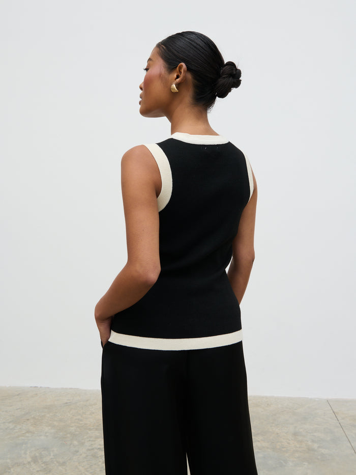 Elle Is 5'3" & Wears Size UK S|Indigo Contrast Knit Waistcoat - Black and Cream