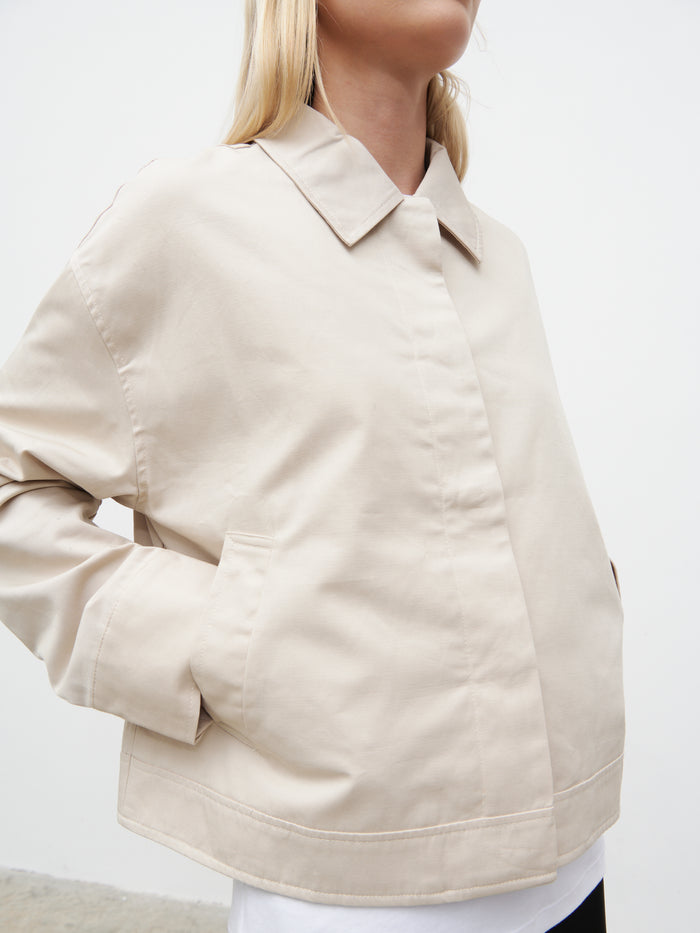 Isla Cropped Trench Coat - Stone