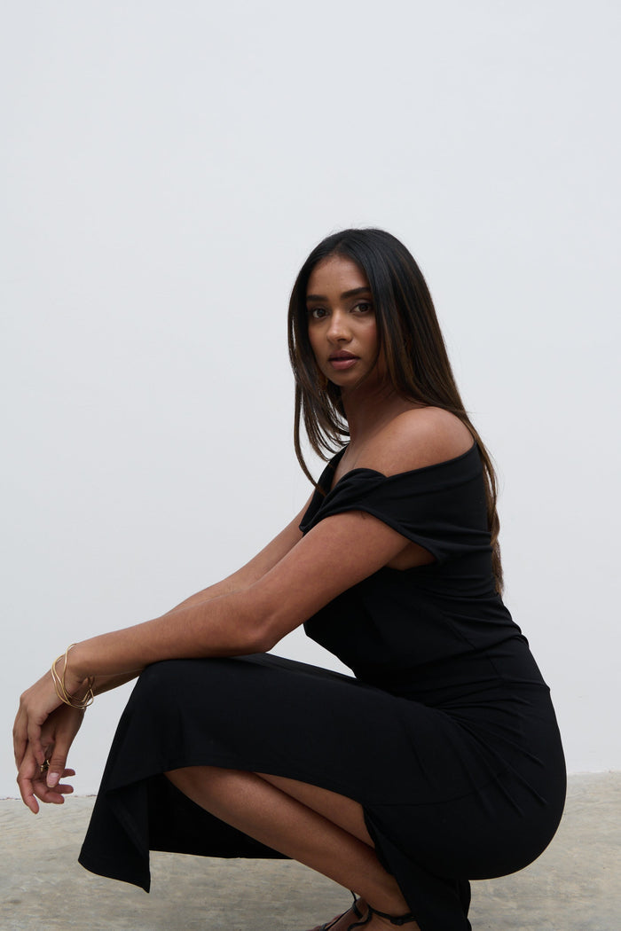 Sachi Is 5’7” & Wears Size UK 8|Janece Asymmetric Jersey Dress - Black