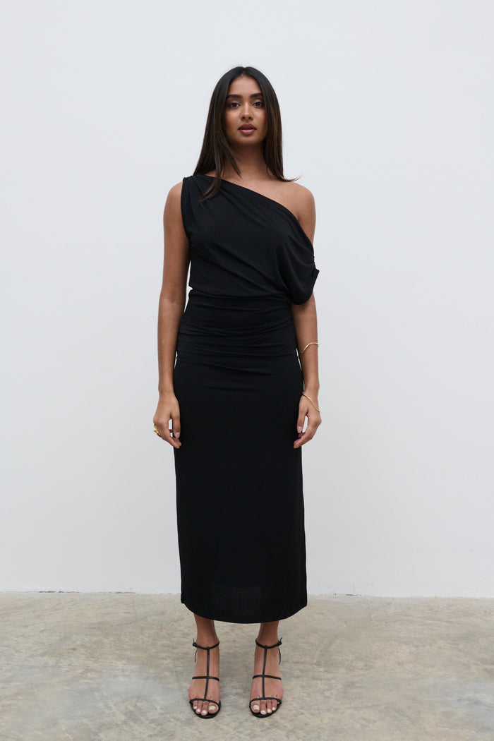 Sachi Is 5’7” & Wears Size UK 8|Janece Asymmetric Jersey Dress - Black