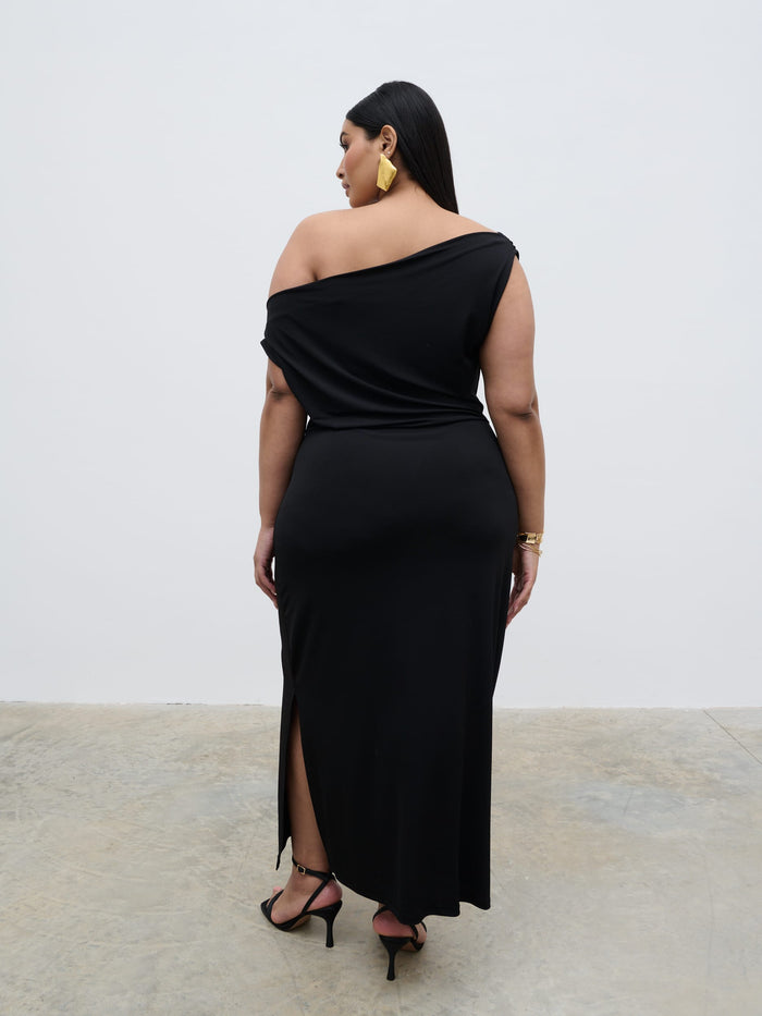 Souki Is 5'8" & Wears Size UK 18|Janece Asymmetric Jersey Dress Curve - Black