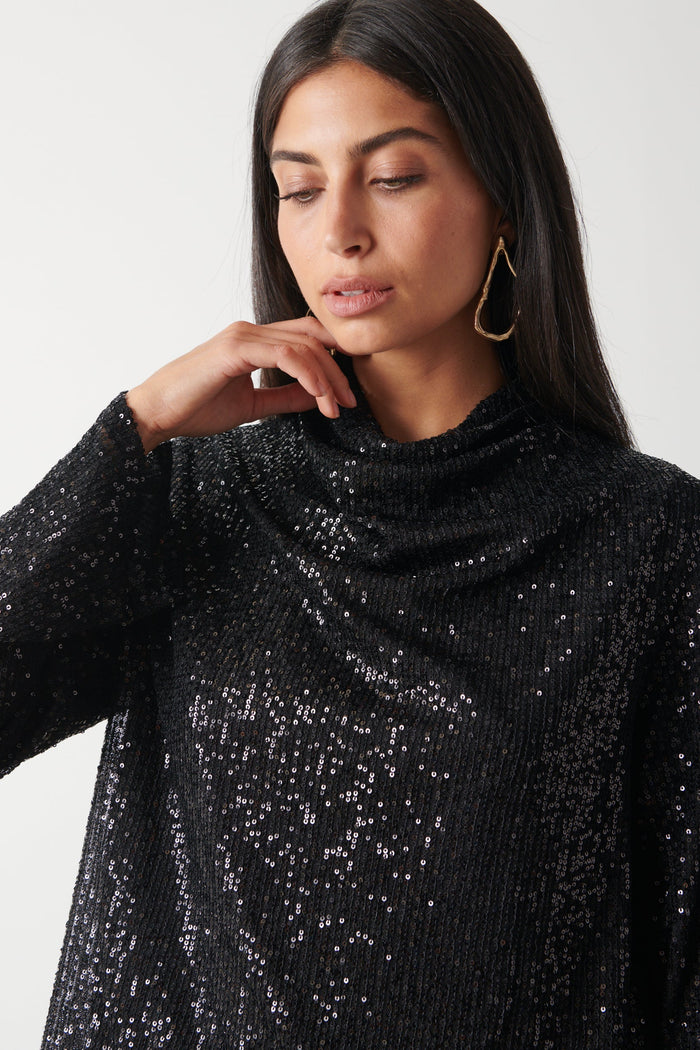 Lygia Is 5'9" & Wears Size UK S|Jayda Sequin Blouse - Black