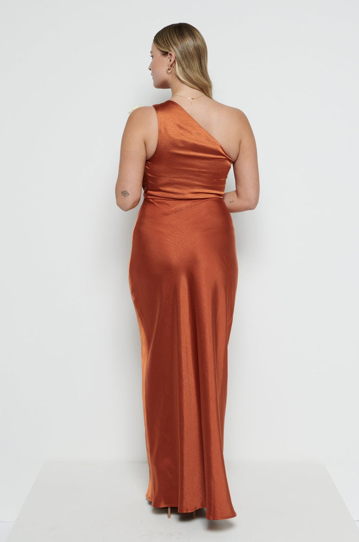 Theo Is 5'8.5" & Wears Size UK 12|Juliet Ruched Maxi Bridesmaid Dress - Copper