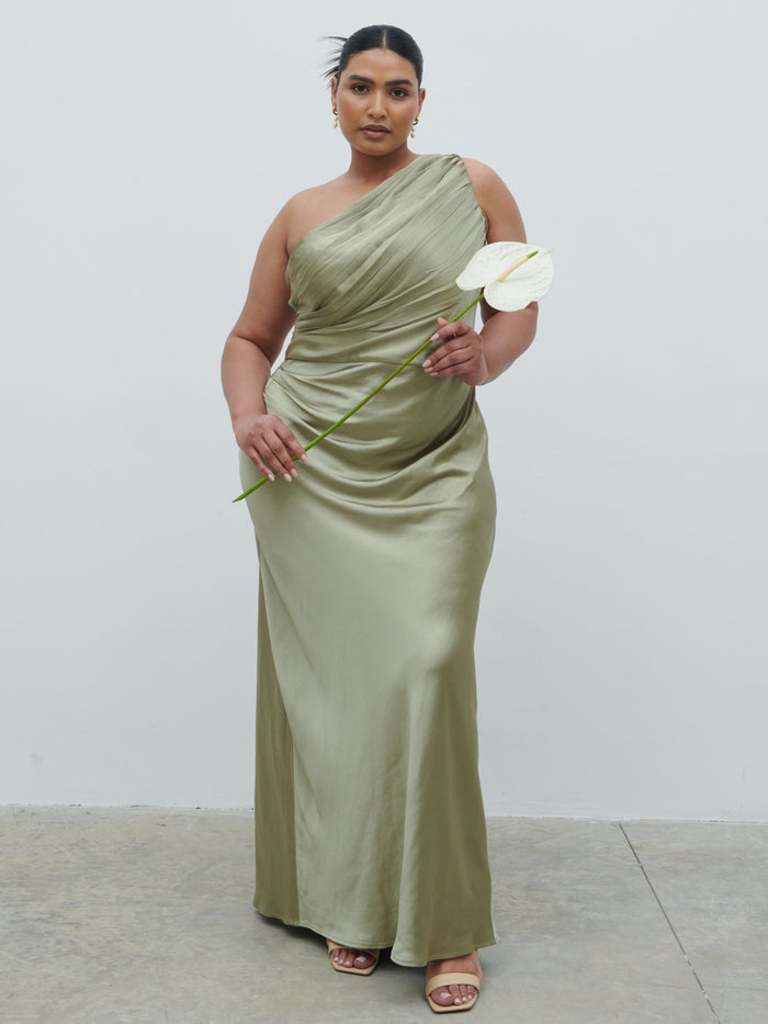 Souki Is 5'8" & Wears Size UK 18|Juliet Ruched Maxi Bridesmaid Dress Curve - Matte Olive
