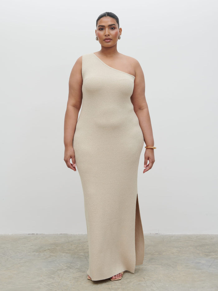 Souki Is 5'8" & Wears Size UK XL|Juno One Shoulder Knit Maxi Dress Curve - Oatmeal