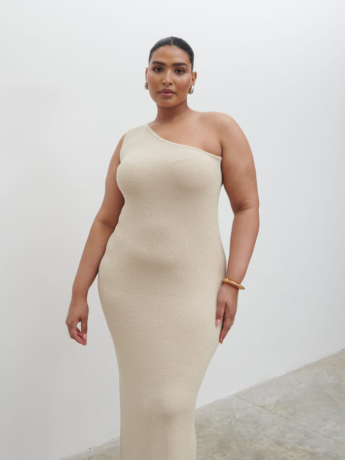 Souki Is 5'8" & Wears Size UK XL|Juno One Shoulder Knit Maxi Dress Curve - Oatmeal