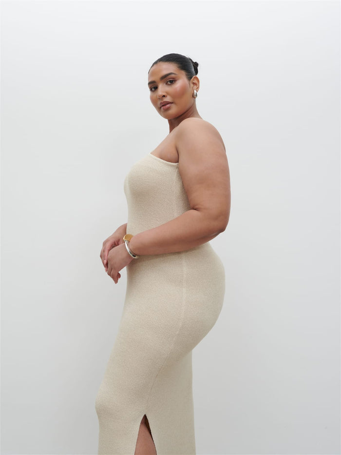 Souki Is 5'8" & Wears Size UK XL|Juno One Shoulder Knit Maxi Dress Curve - Oatmeal