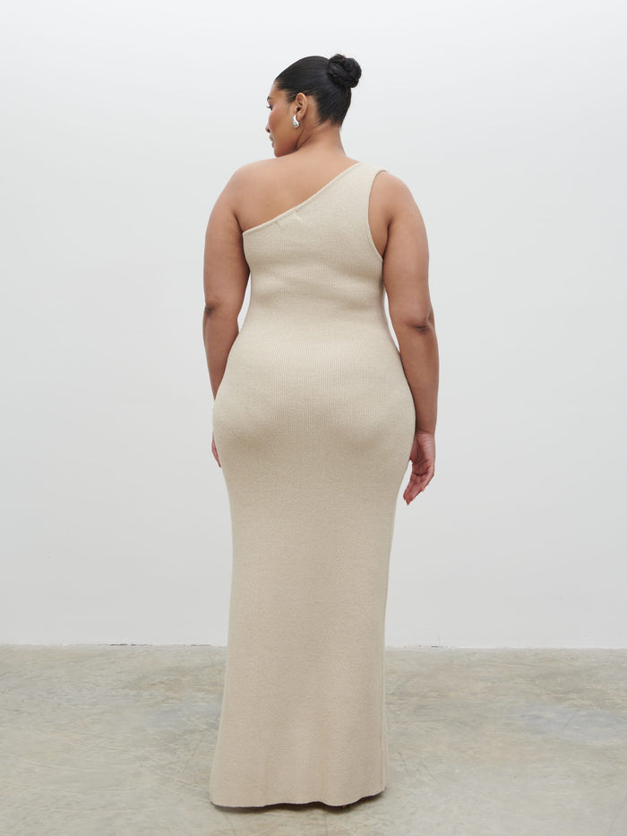 Souki Is 5'8" & Wears Size UK XL|Juno One Shoulder Knit Maxi Dress Curve - Oatmeal