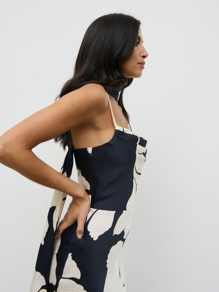 Lygia Is 5'9" & Wears Size UK 8|Keisha Scarf Maxi Dress - Large Scale Monochrome Floral