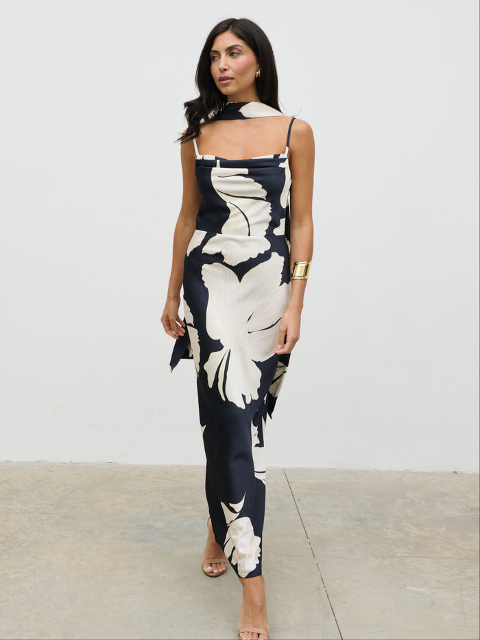 Lygia Is 5'9" & Wears Size UK 8|Keisha Scarf Maxi Dress - Large Scale Monochrome Floral
