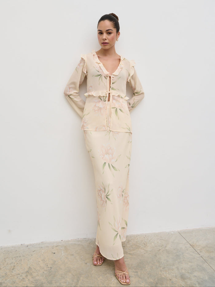 Elissa Is 5'8.5" & Wears Size UK 8|Leoni Maxi Skirt - Cream Floral