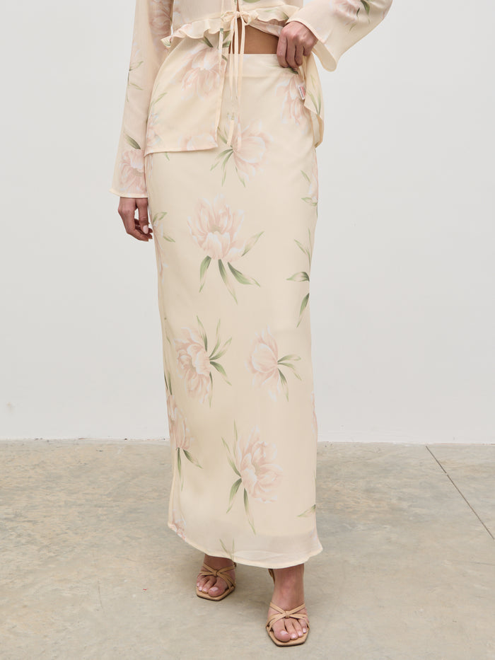 Elissa Is 5'8.5" & Wears Size UK 8|Leoni Maxi Skirt - Cream Floral