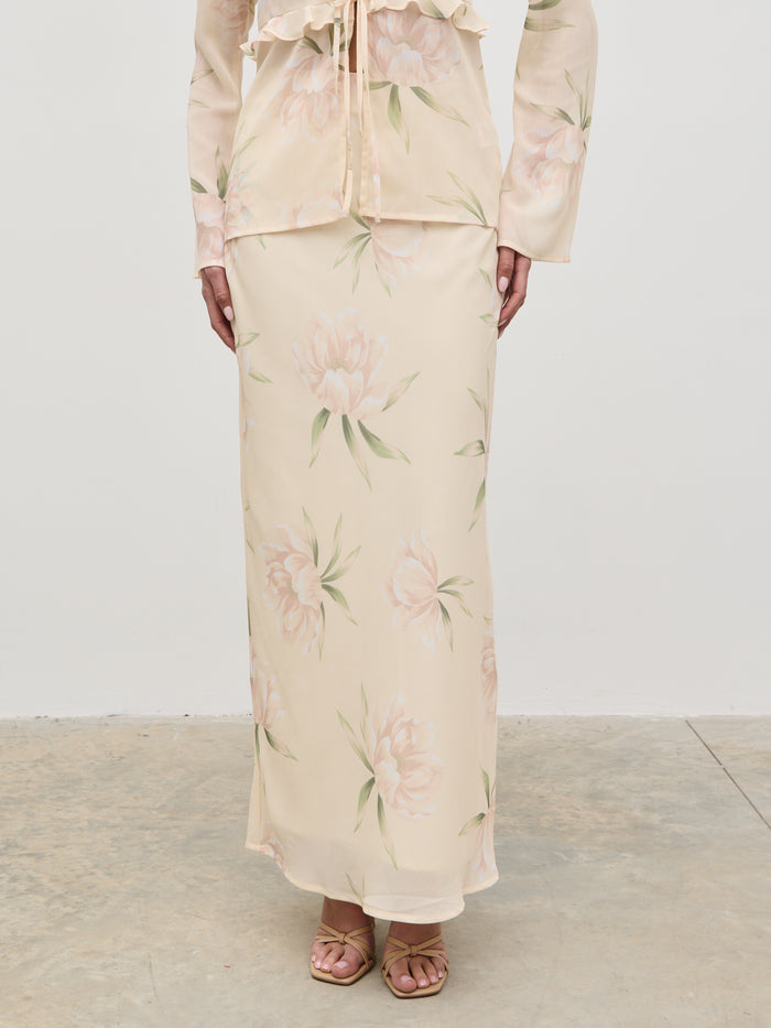 Elissa Is 5'8.5" & Wears Size UK 8|Leoni Maxi Skirt - Cream Floral