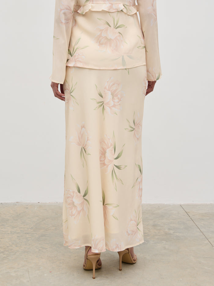 Elissa Is 5'8.5" & Wears Size UK 8|Leoni Maxi Skirt - Cream Floral