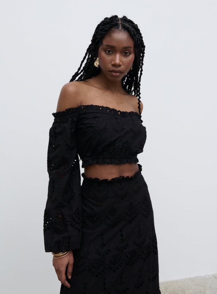 Shilloh Is 5'9" & Wears Size UK 8|Lilla Broderie Cropped Top - Black