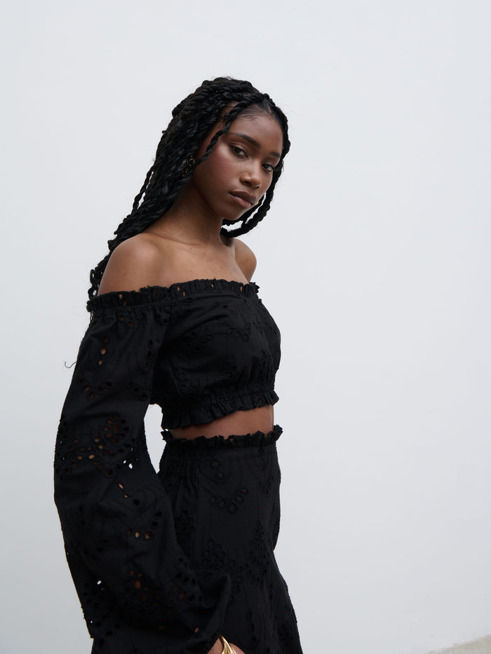 Shilloh Is 5'9" & Wears Size UK 8|Lilla Broderie Cropped Top - Black