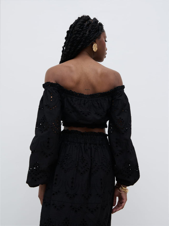 Shilloh Is 5'9" & Wears Size UK 8|Lilla Broderie Cropped Top - Black