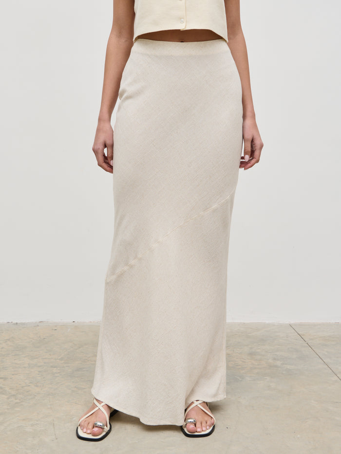 Elissa Is 5'8.5" & Wears Size UK 8|Maisy Linen Maxi Skirt - Natural