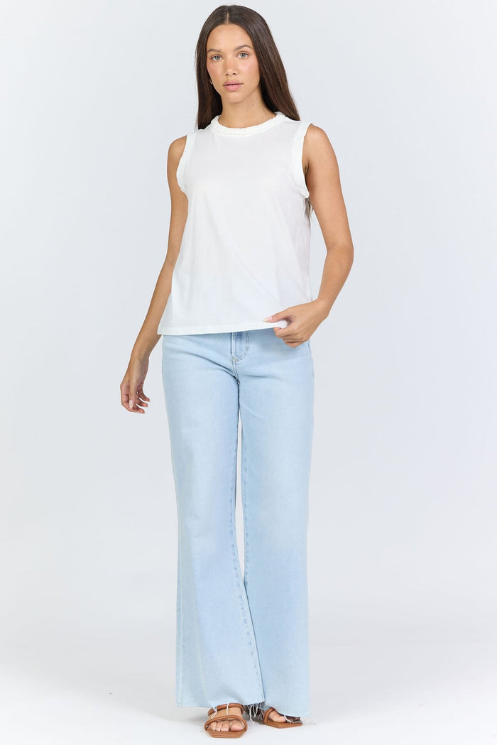 Marina | White