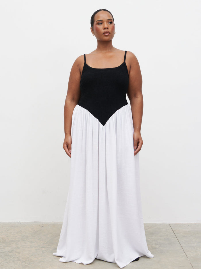 Steffy is 5'7" & Wears Size UK 18|Maude Shirred Contrast Maxi Dress Curve - Black and Cream