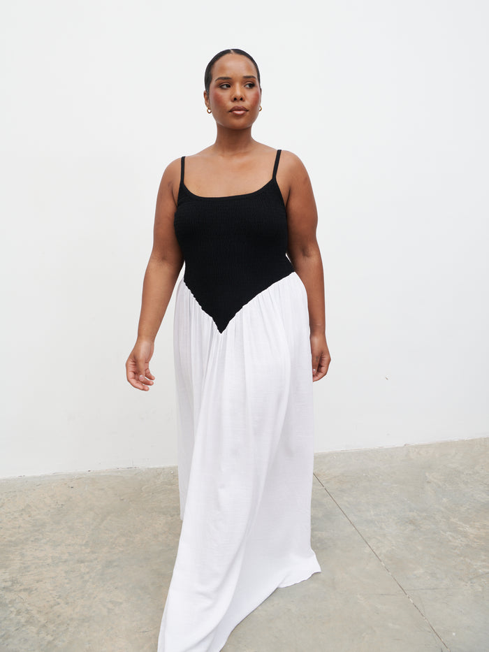Steffy is 5'7" & Wears Size UK 18|Maude Shirred Contrast Maxi Dress Curve - Black and Cream