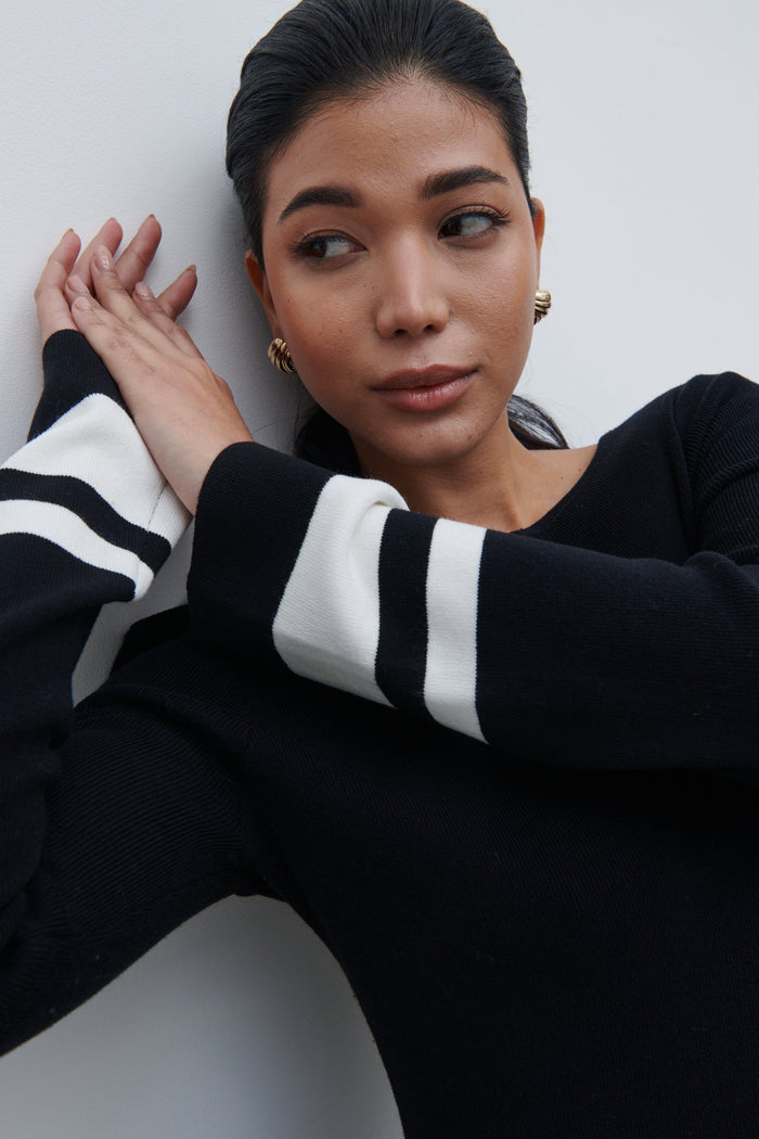 Bianca Is 5'9" & Wears Size UK XS|Milana Midaxi Knit Dress - Black