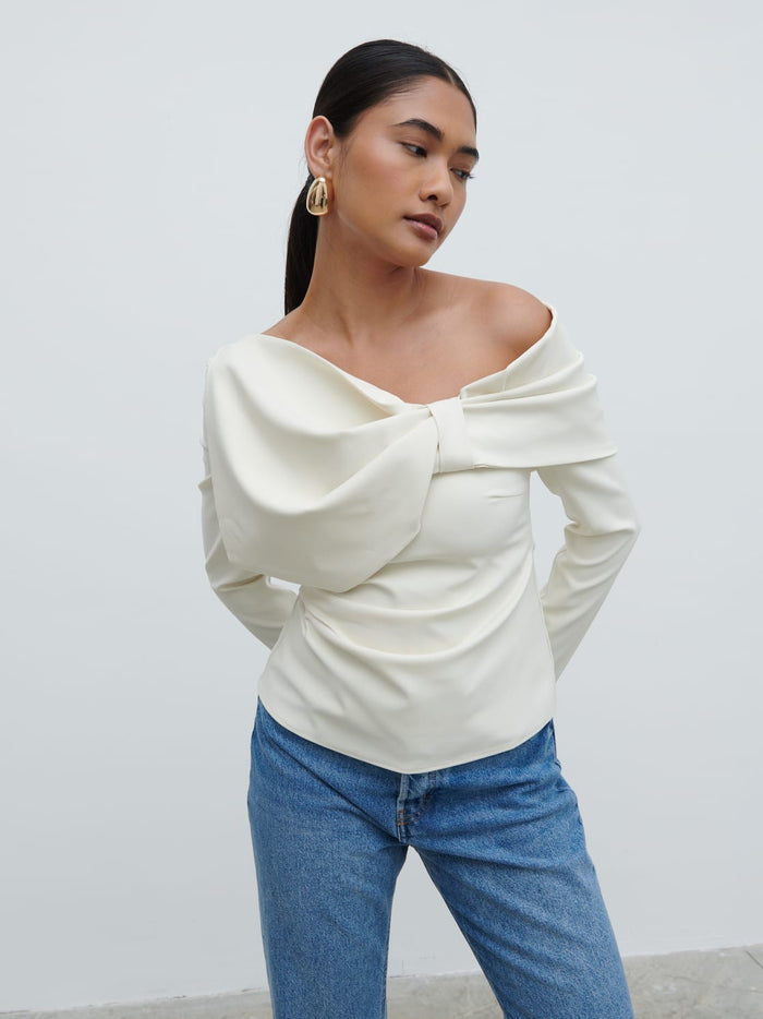 Candy Is 5'6" & Wears Size UK 8|Naomi Exaggerated Bow Top - Cream