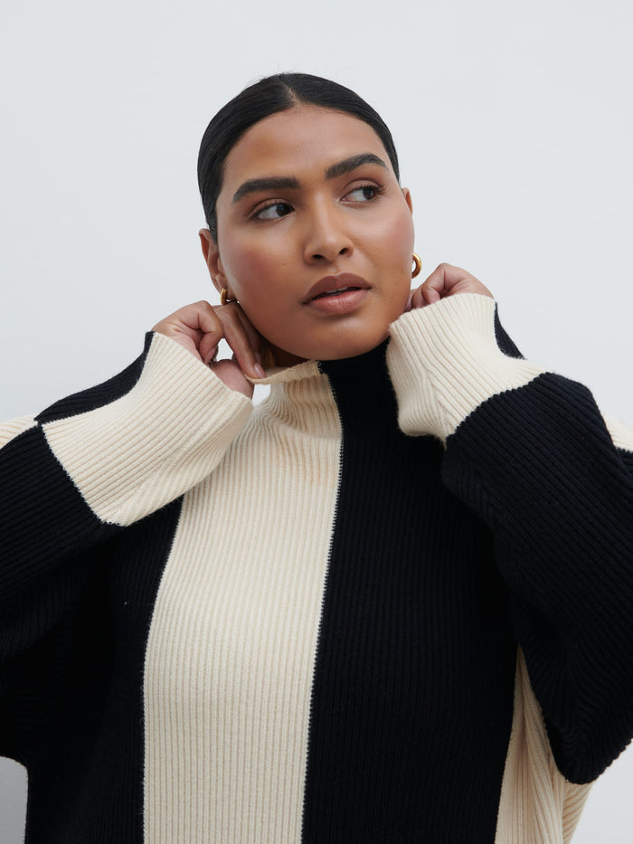 Souki Is 5'8" & Wears Size UK XL|Nayah High Funnel Neck Knit Dress Curve - Stripe