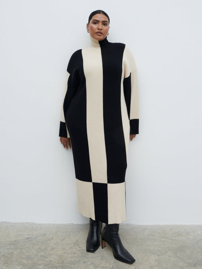 Souki Is 5'8" & Wears Size UK XL|Nayah High Funnel Neck Knit Dress Curve - Stripe