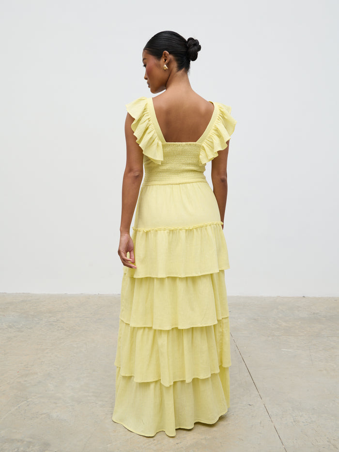 Elle Is 5'3" & Wears Size UK 6