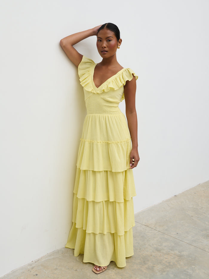 Elle Is 5'3" & Wears Size UK 6