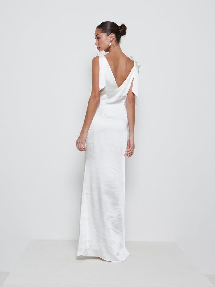 Elissa Is 5'8.5" & Wears Size UK 8|Piper Tie Maxi Bridesmaid Dress - Ivory