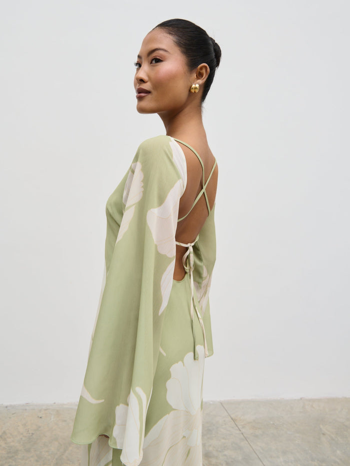 Elle Is 5'3" & Wears Size UK 6|Primrose Kimono Sleeve Maxi Dress - Olive Floral