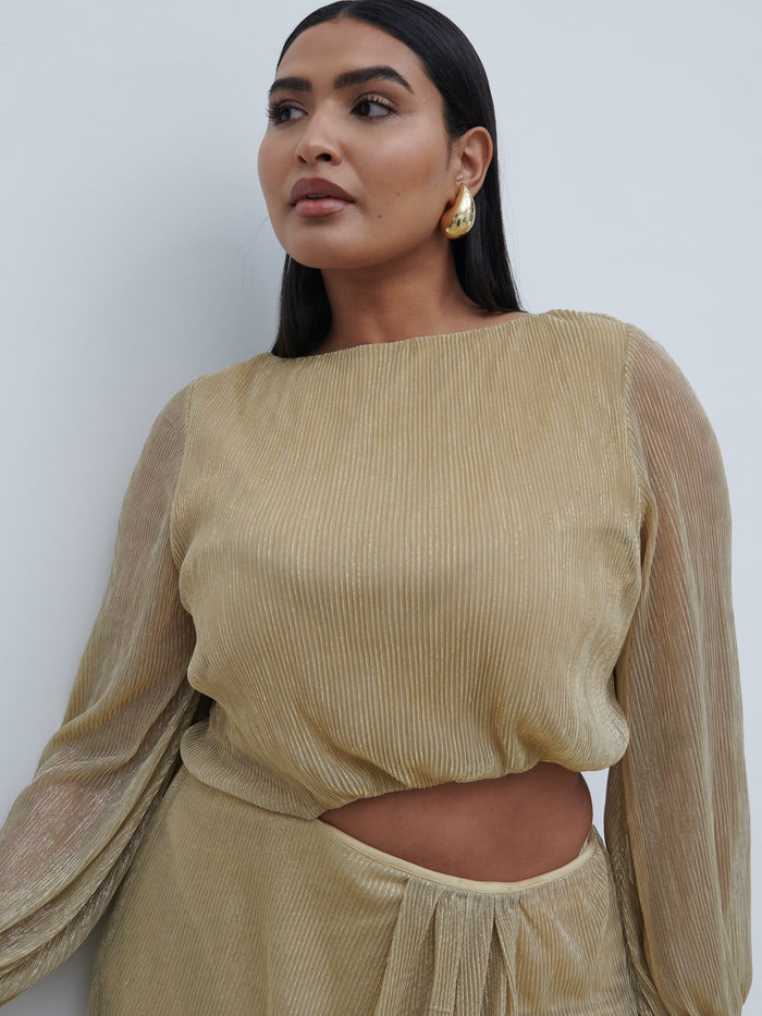 Souki Is 5'8" & Wears Size UK 18|Rae Cut Out Maxi Dress Curve - Metallic Gold