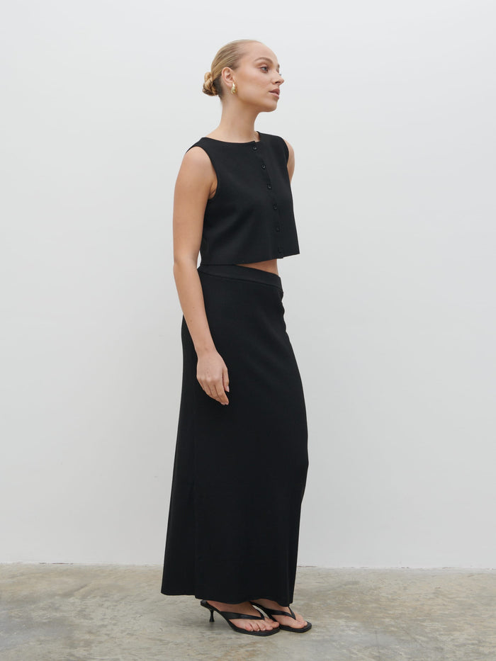 Noor Is 5'8.5" & Wears Size UK S|Reese Knit Waistcoat - Black