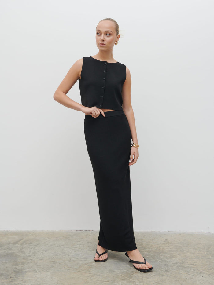 Noor Is 5'8.5" & Wears Size UK S|Reese Knit Waistcoat - Black